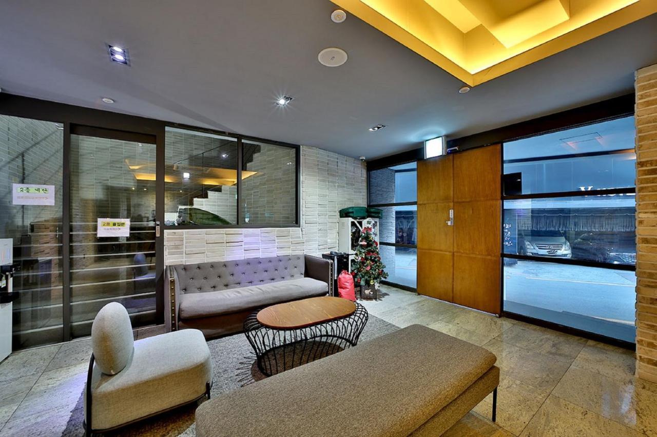 Seomyeon Hound Hotel 1St Street Busan Exterior photo