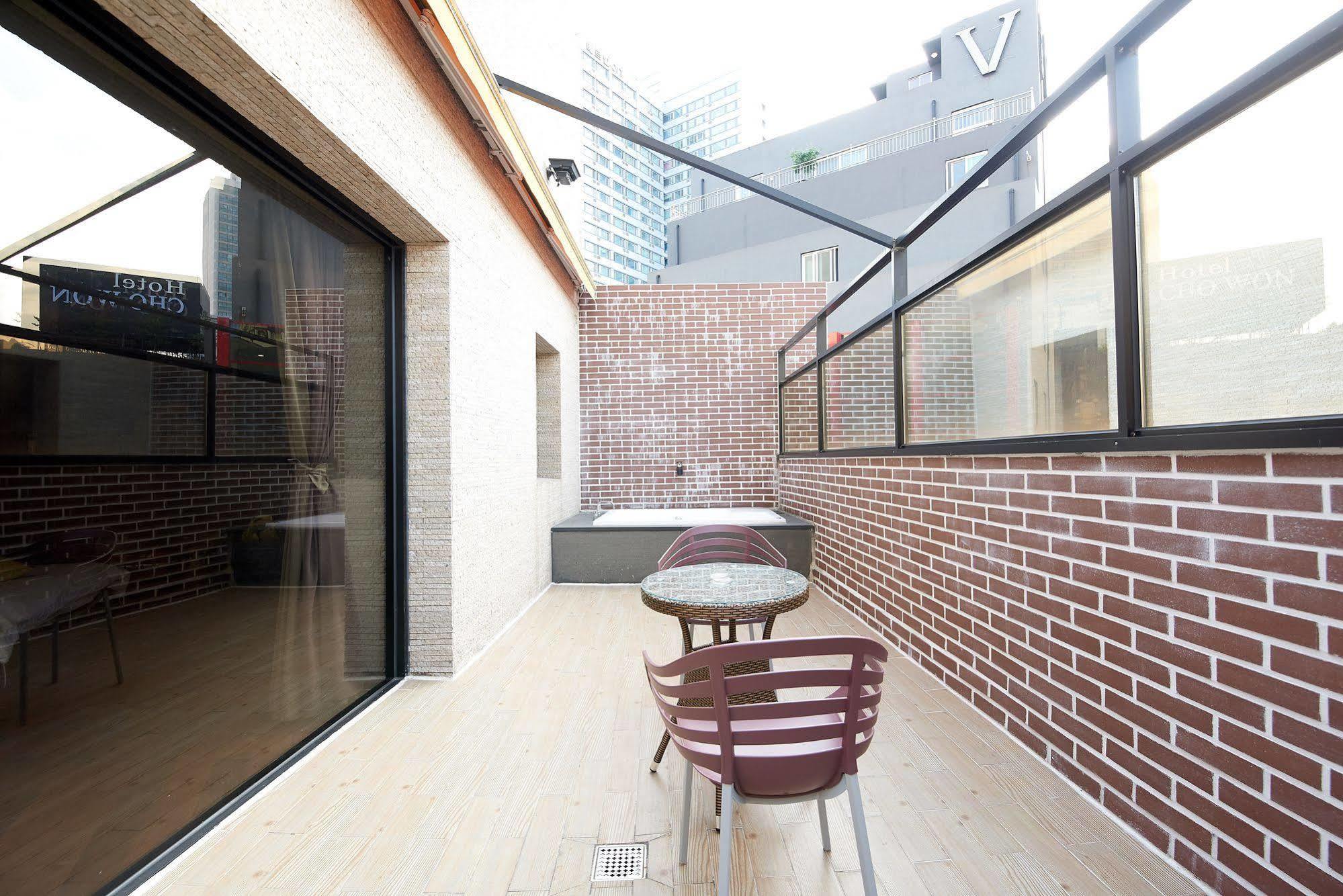 Seomyeon Hound Hotel 1St Street Busan Exterior photo